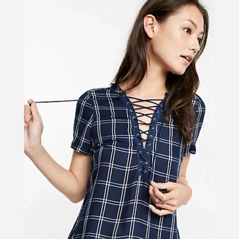 ✨ PLAID LACE-UP TEE✨